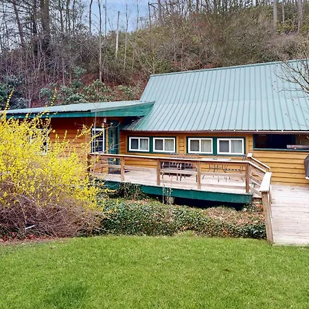 1 Bed 1 Bath Vacation Home In Sylva